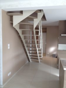 Escalier 1/4 tournant avec deux limons